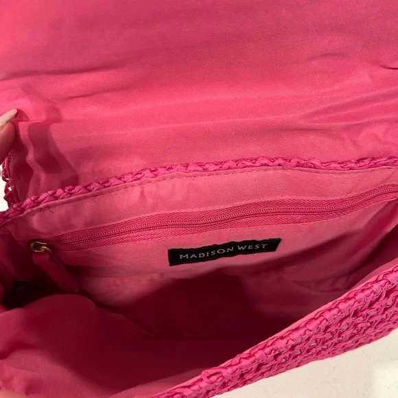 Madison West NWT Pink Woven Handbag with Gold Chain - Picture 4 of 13
